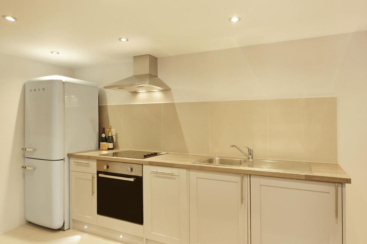Apartment Fully Refurbished Flat, 2 Bedrooms, 2 Bath, Garden London