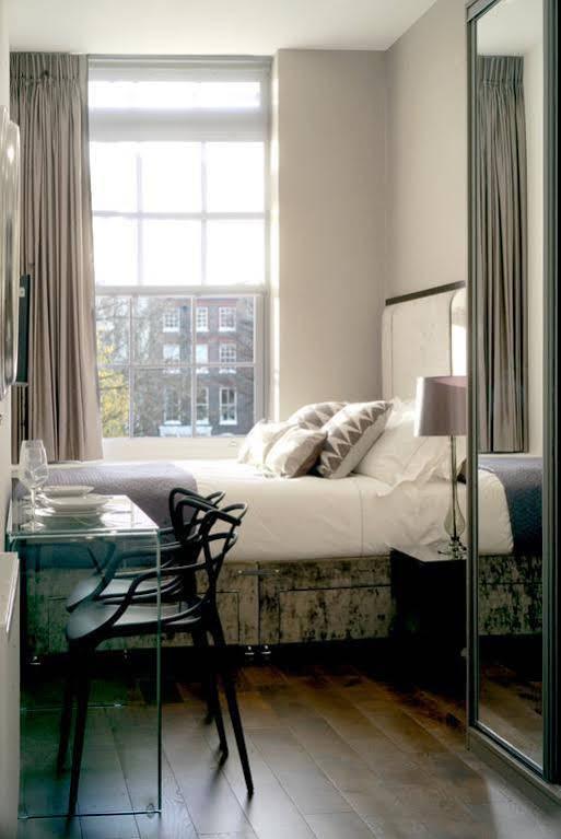 Golden Square Apartment *