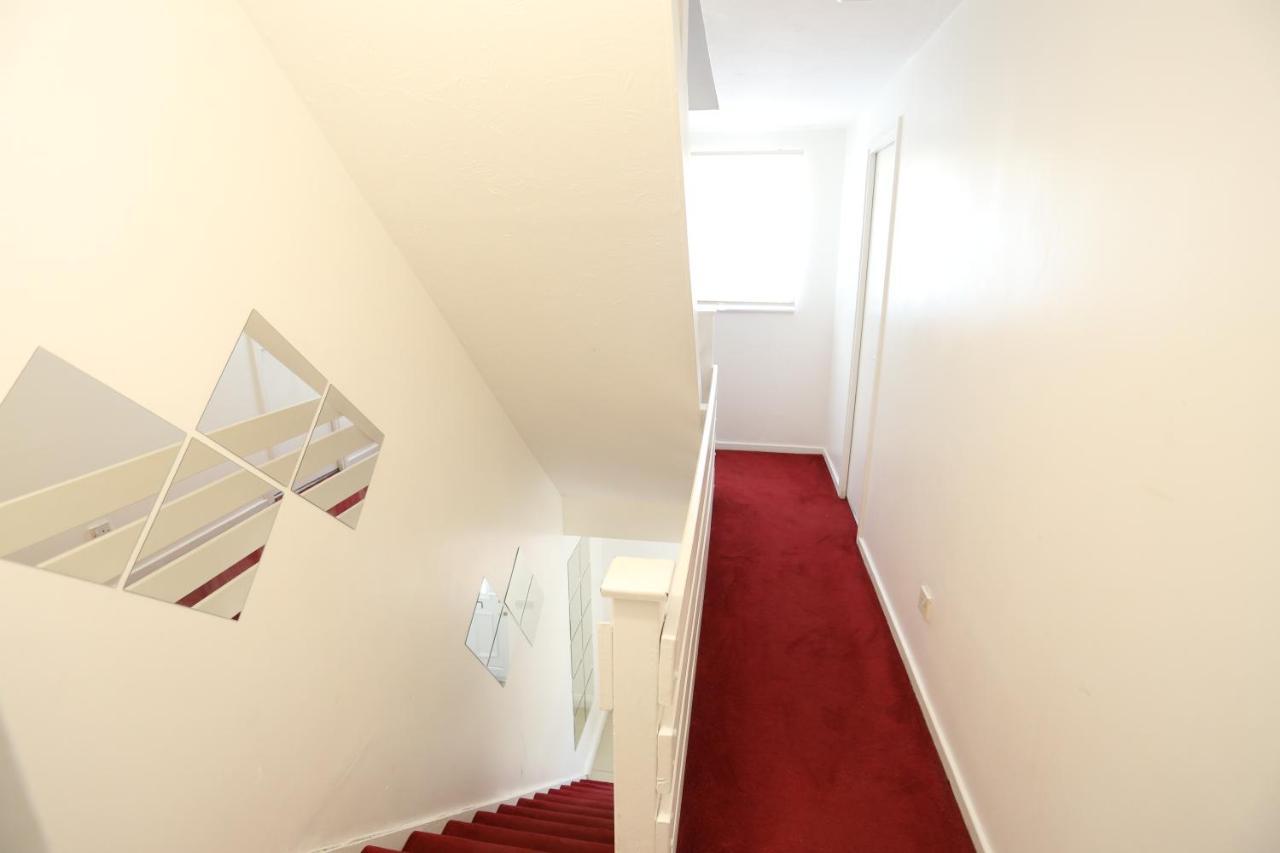 Semesterbostad Beautiful 3 Beds House West Thamesmead London London