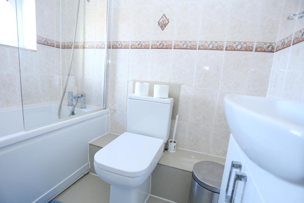 Semesterbostad Beautiful 3 Beds House West Thamesmead London *