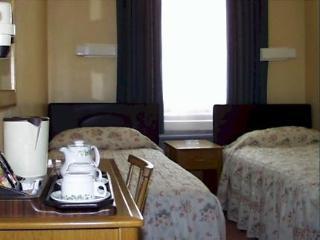 Mornington Victoria Hotel