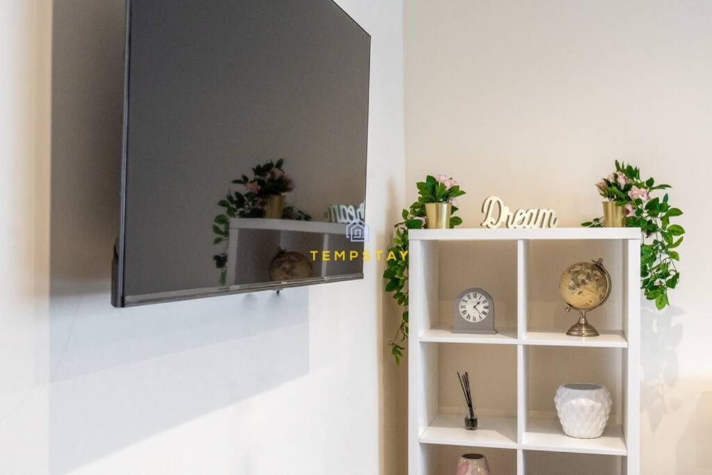 5 Bed/4 Bath At Wembley Stadium & Free Parking Hébergement de vacances