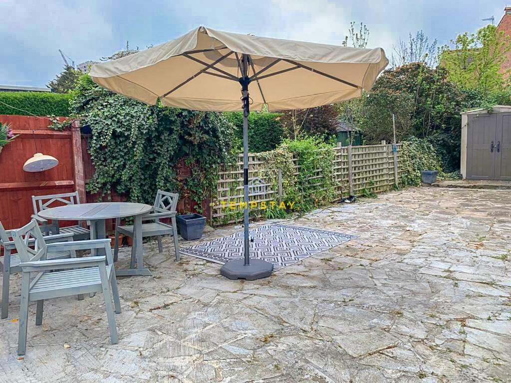 Hébergement de vacances 5 Bed/4 Bath At Wembley Stadium & Free Parking
