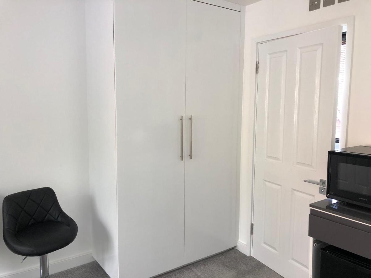 Séjour chez l'habitant Self Contained Ensuite Double Bedroom With Own Entrance Free Off Street Parking