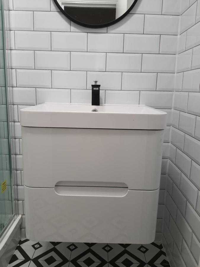 In With Shared Bathroom