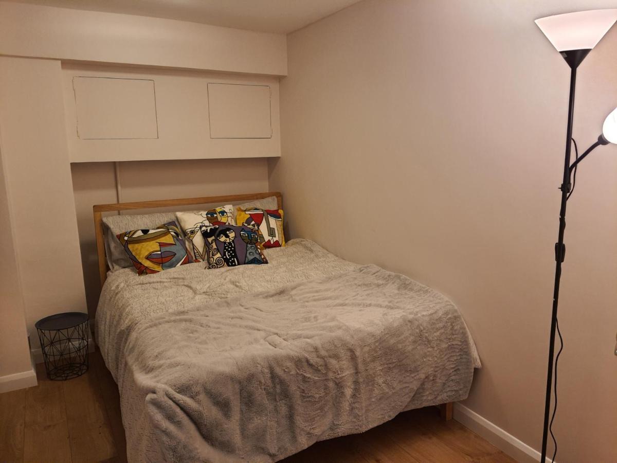 Guest house In With Shared Bathroom *