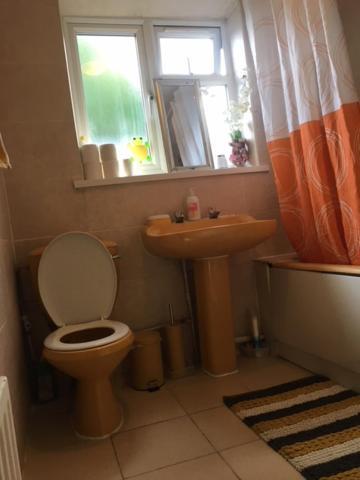 Comfy Rooms. Shared East Homestay. * London