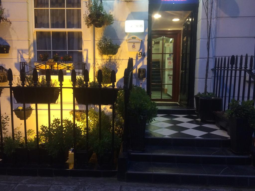 Surtees Guest house 2*