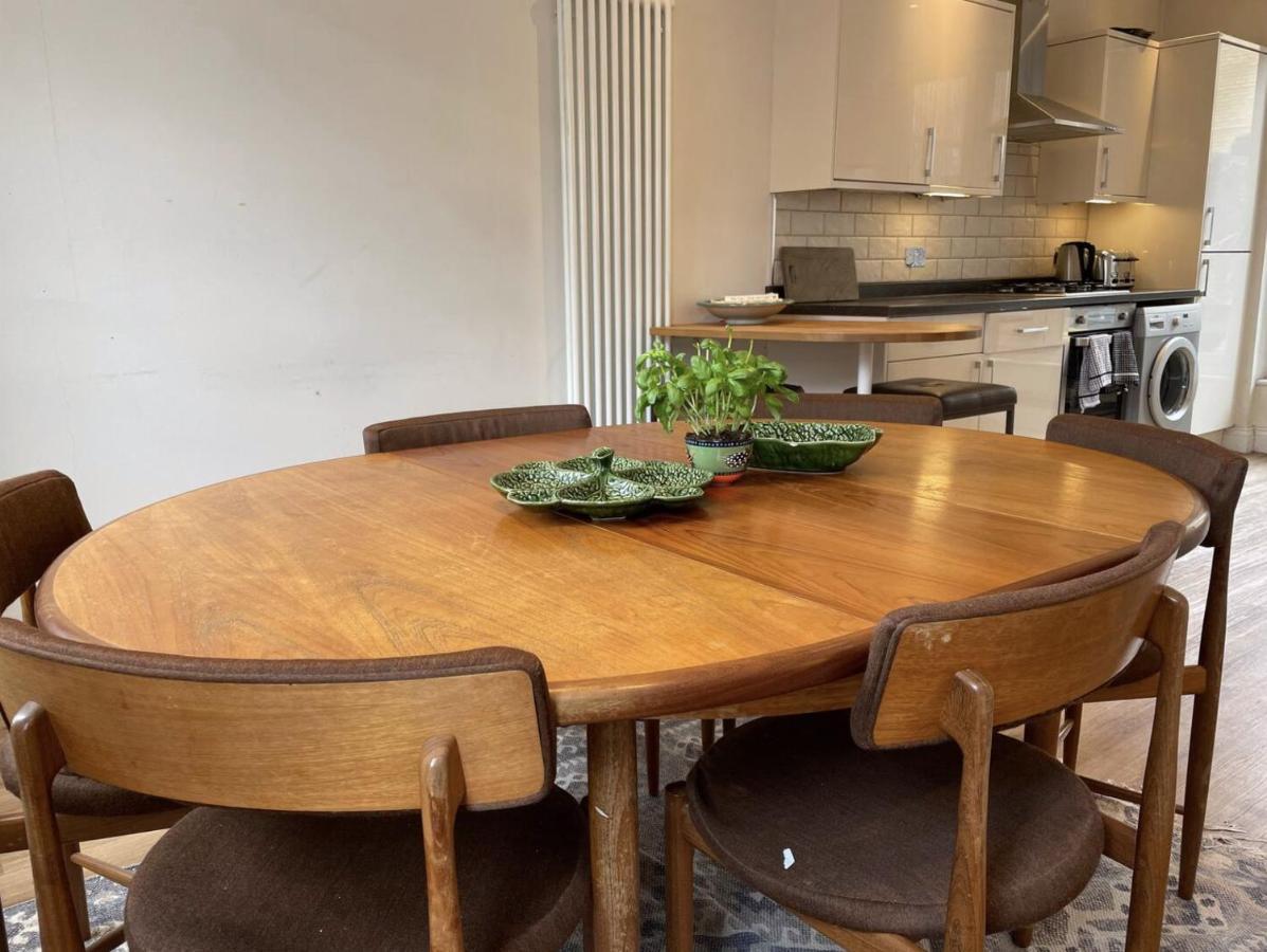 Charming Camden Split Level Appartement