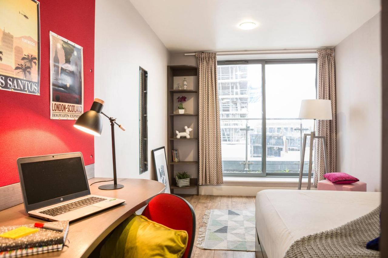 Student Only - Dashwood In *