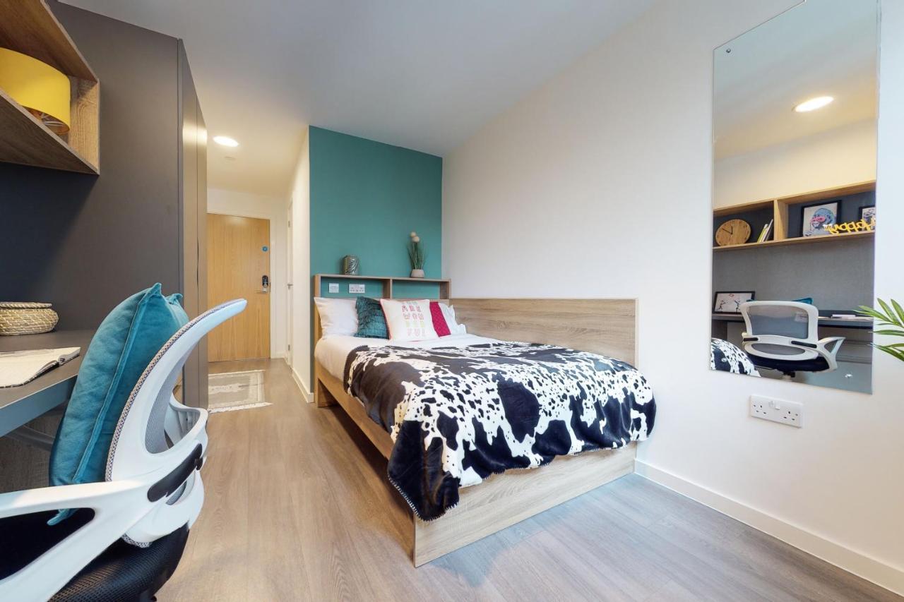 Apartment Studios And Cozy Ensuites With Shared Kitchen At Canvas Wembley Apartments *