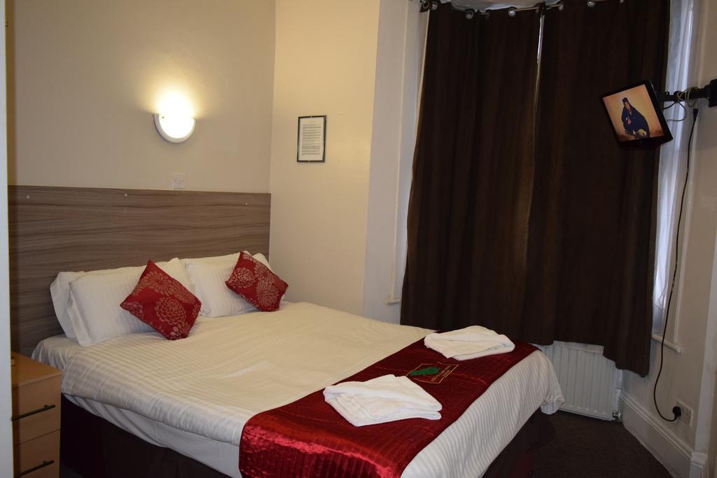 Hotel Holland Park 3*