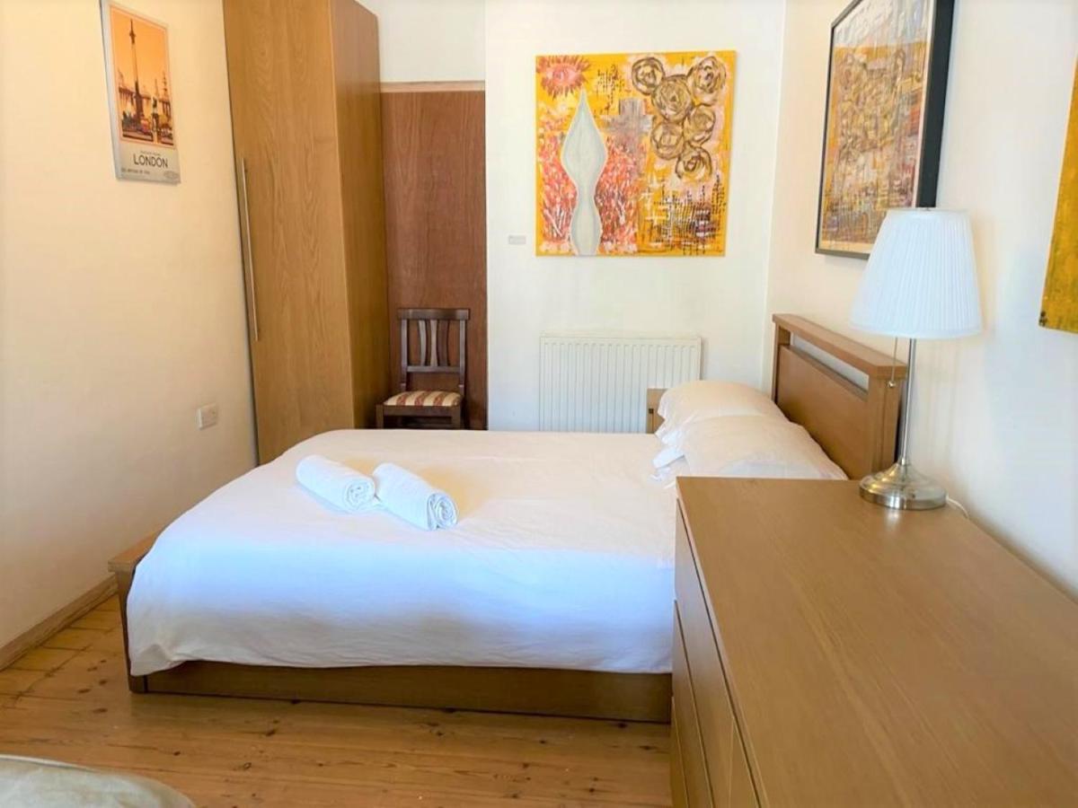 Lägenhet Flat Without Kitchen At Kentish Town