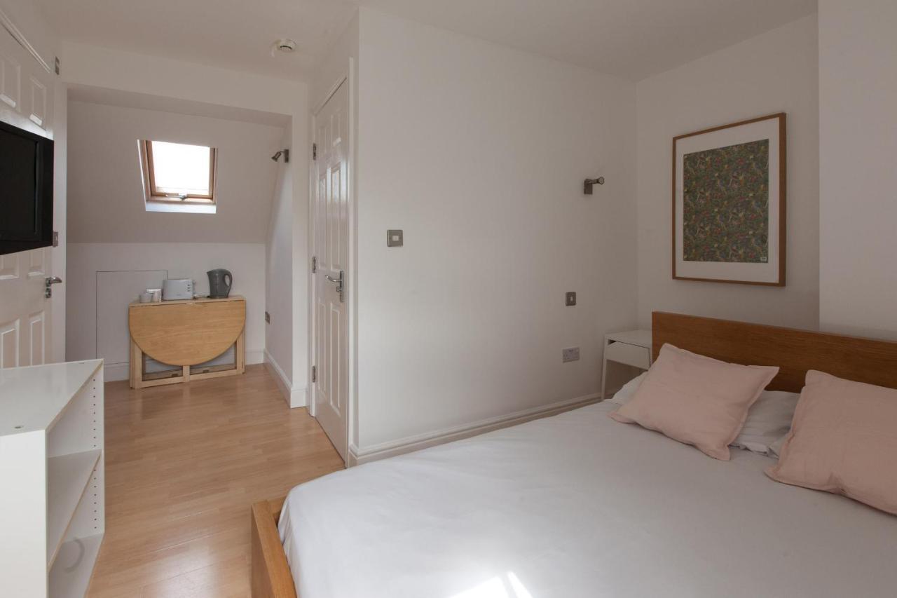 Tooting & By Primecityhosts