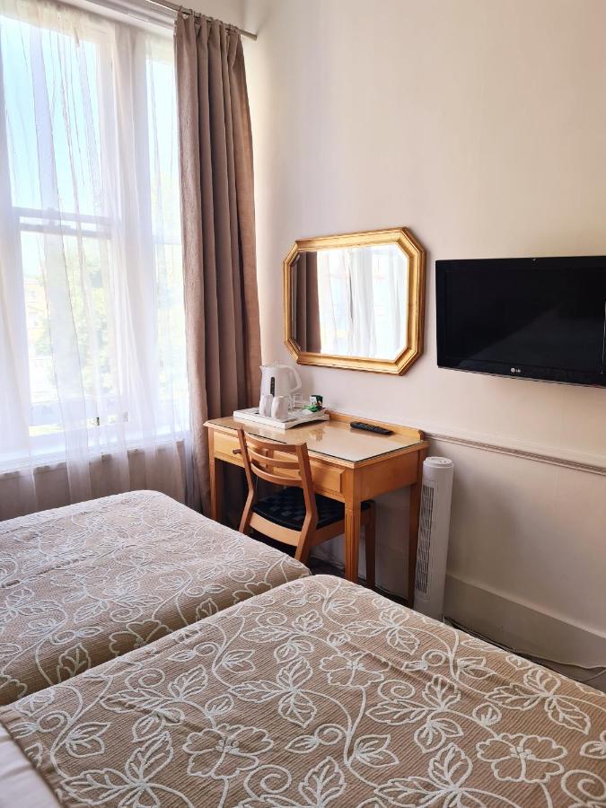 Rushmore Hotell 3*