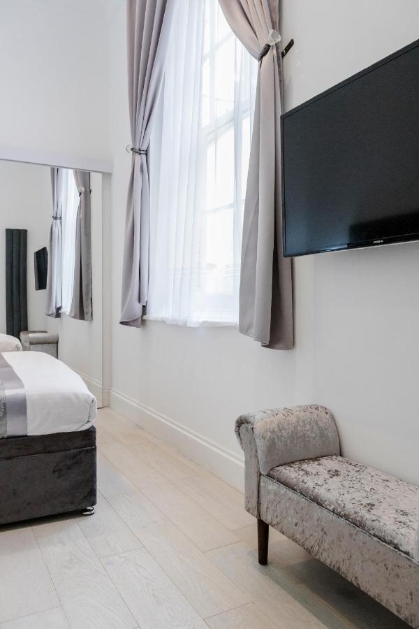 Oxford Street 2 Bed *