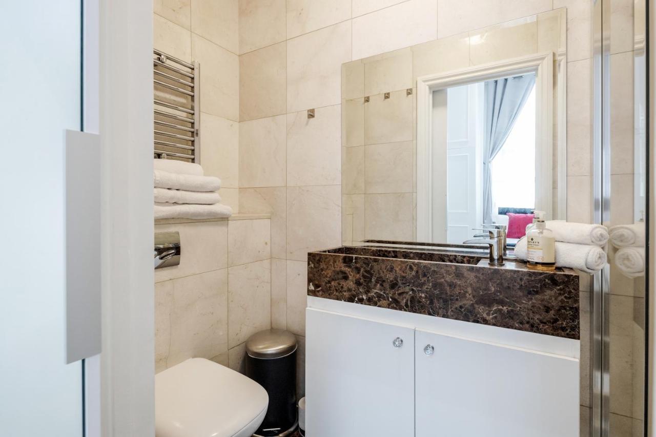 Oxford Street 2 Bed *
