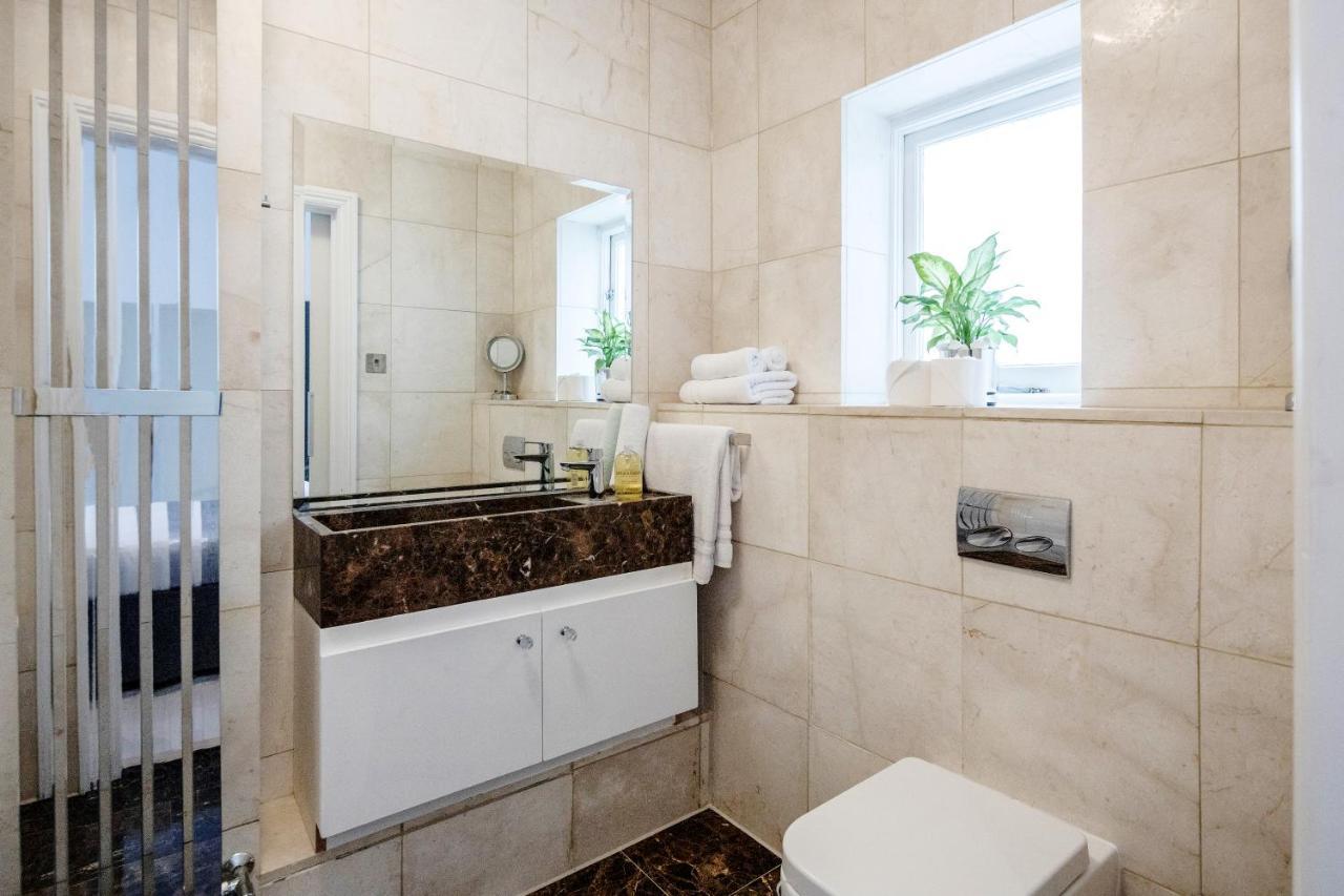 Oxford Street 2 Bed * London