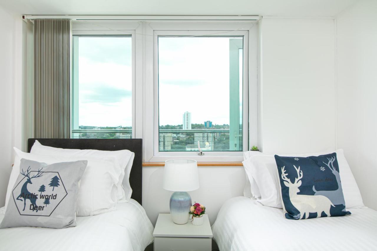 Skyvillion - 3bed Penthouse Near Airport, O2 Arena, Excel Centre With Parking * Londra