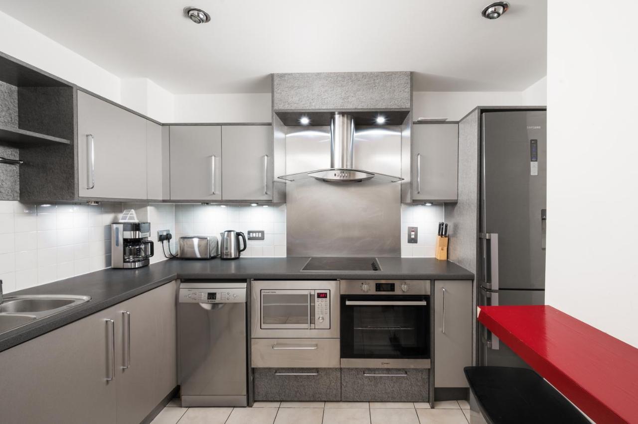Riverside Balcony Apartments, 10 Minutes From Oxford Circus Appartement Londen