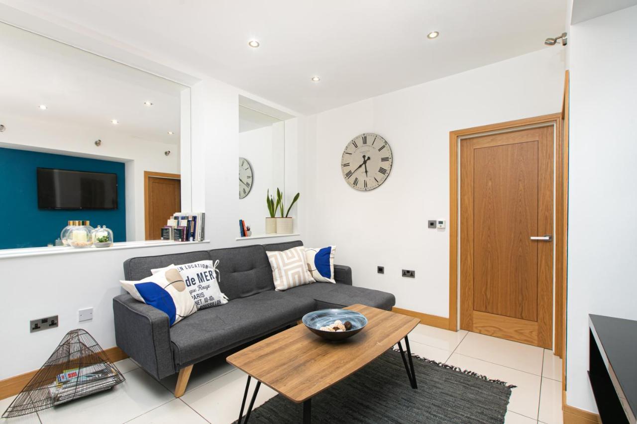Beautifully Styled - Oxford Circus Apartment *