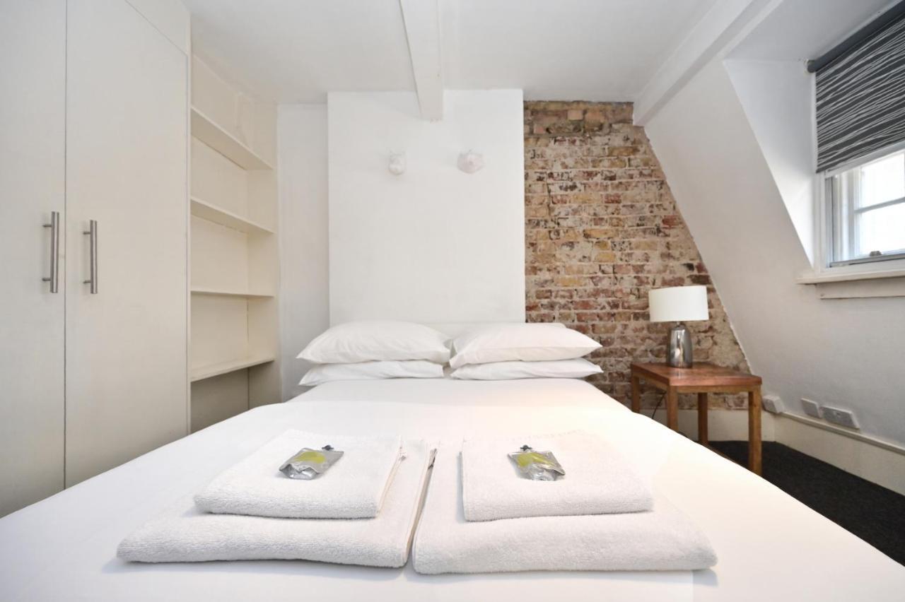 Soho, Piccadilly & Chinatown - Two Bedroom & Two Double Beds * London