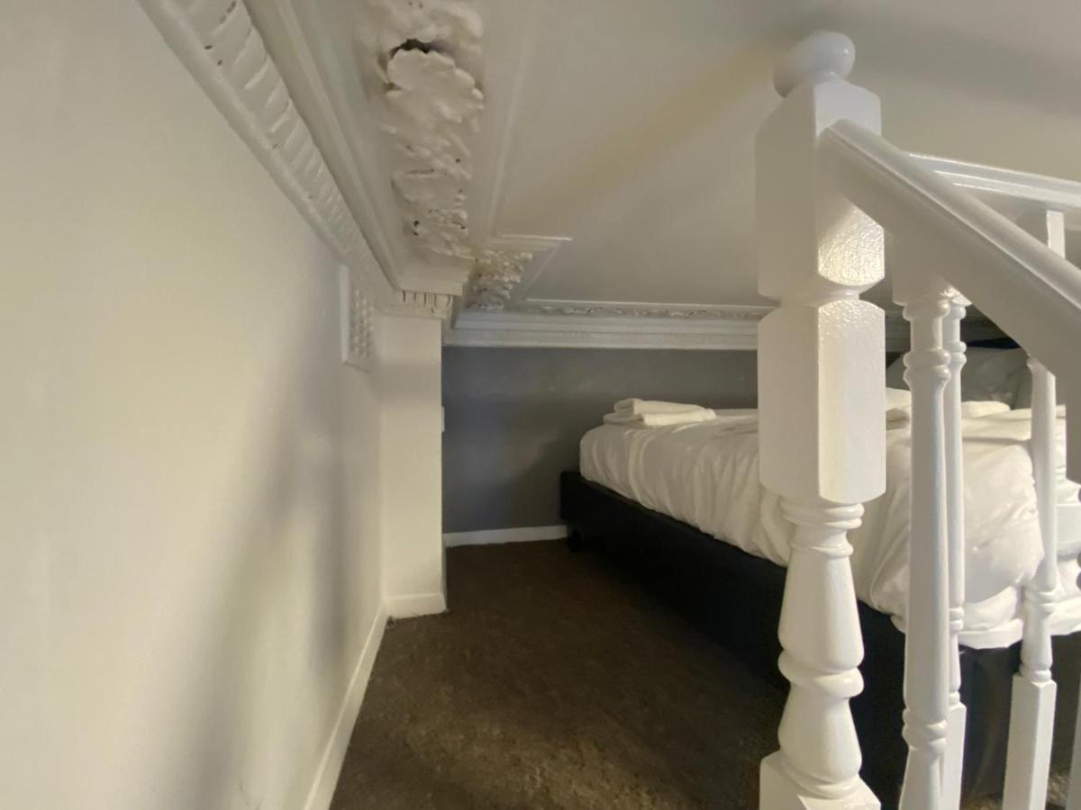 F5- Mezzanine Fits 3 Near Paddington * Londra
