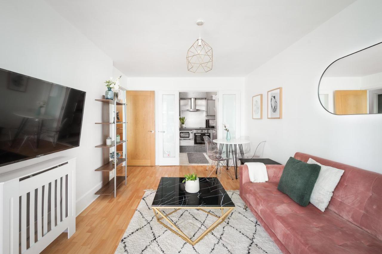 Riverside Balcony Apartments, 10 Minutes From Oxford Circus Appartement