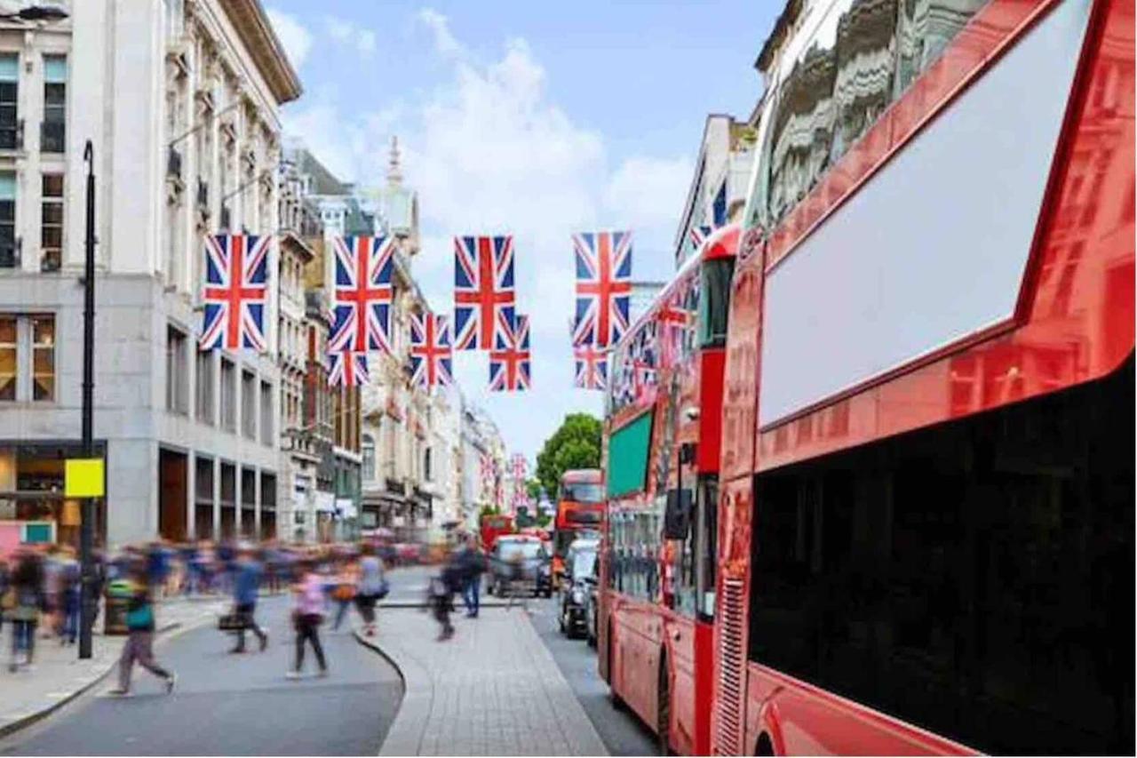 Remarkable Near Tower Bridge Londra