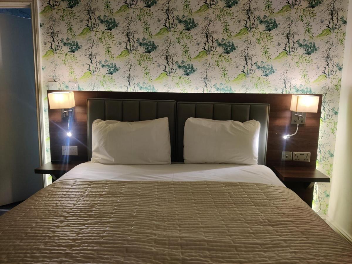 Chelsea House - 2*