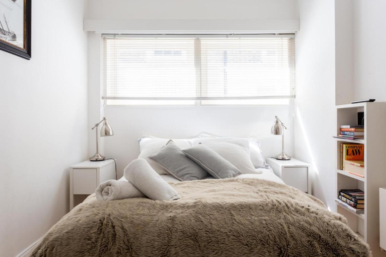 Semesterbostad New Stunning 5bd Mews House