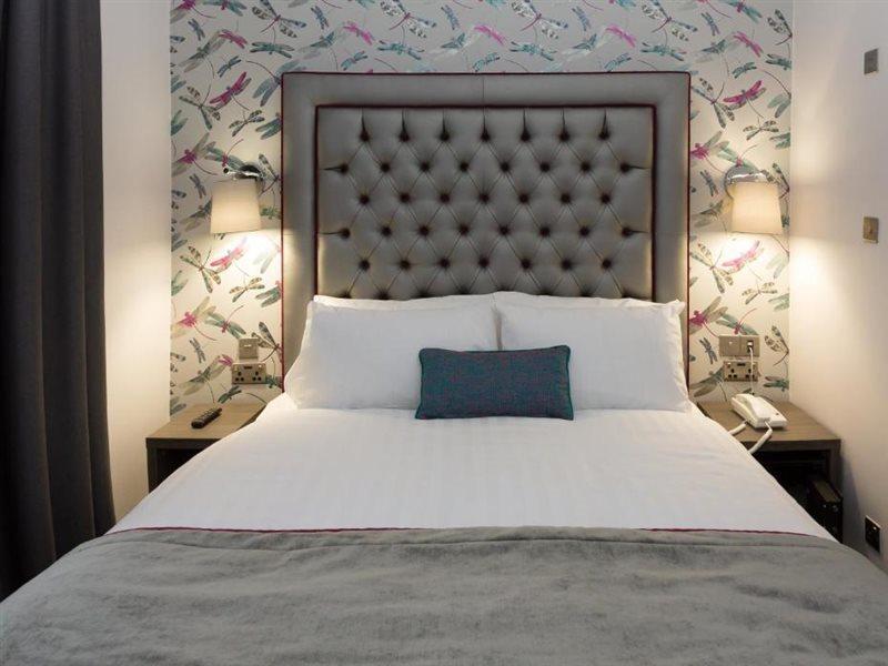 The Beverley - Victoria London