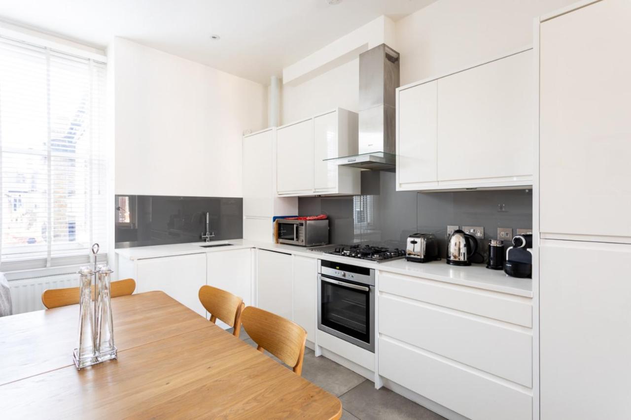 Lägenhet Spacious Near Portobello Road *