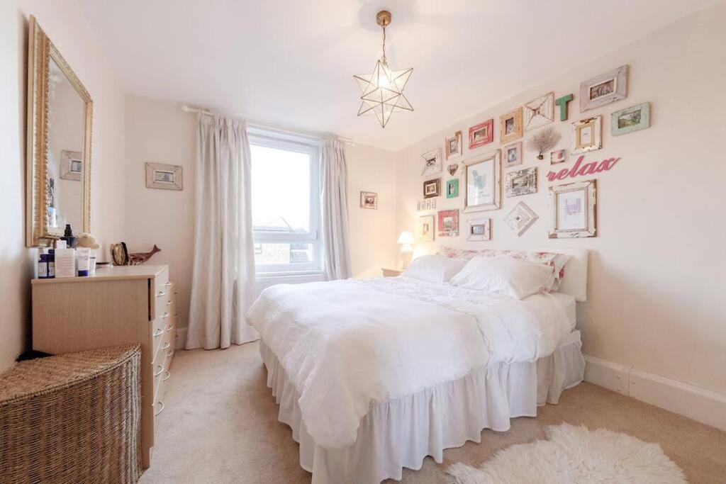 Apartment Spacious Two Double Bedroom Flat London