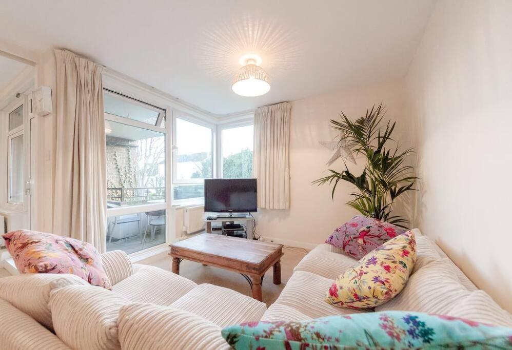 Spacious Two Double Bedroom Flat London