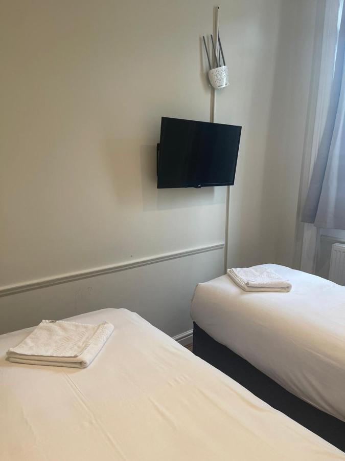 The Chapter - Hyde Park Hotel *
