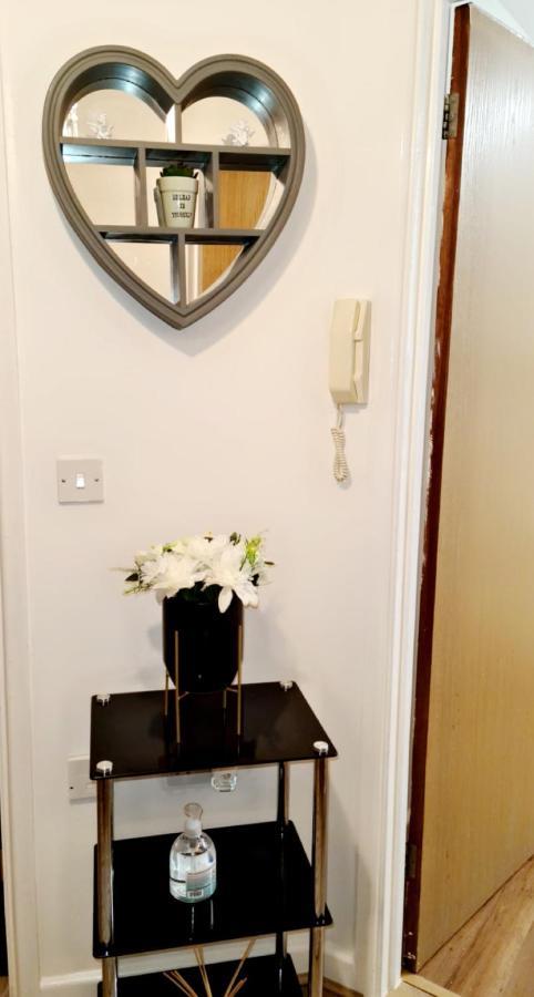 1 Bed Apartment, Peckham Rye * Londen