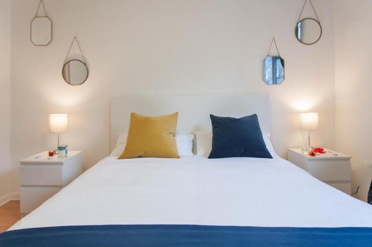 Stylish By Hyde Park Apartment *