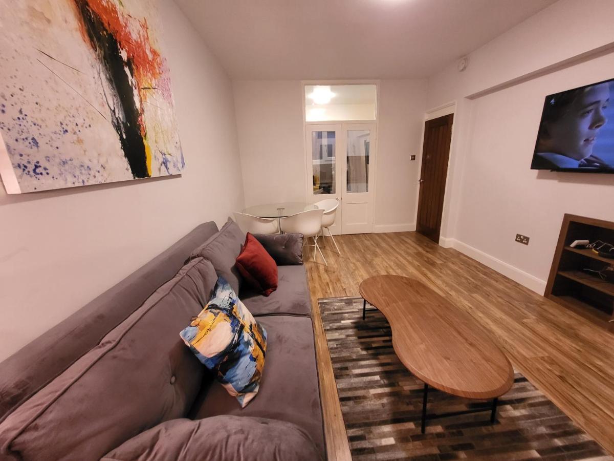 Garland Contemporary Apartment *