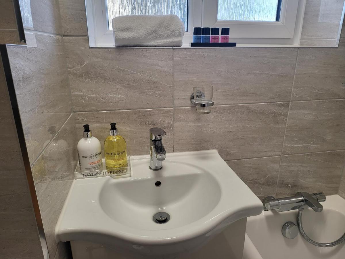 Garland Contemporary Apartment London