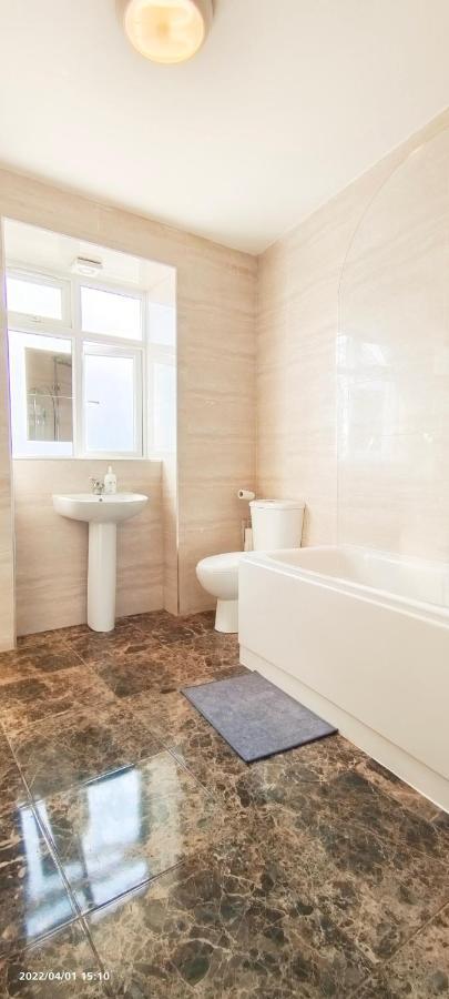 Acacia Flat 189 In Wembley Appartement *