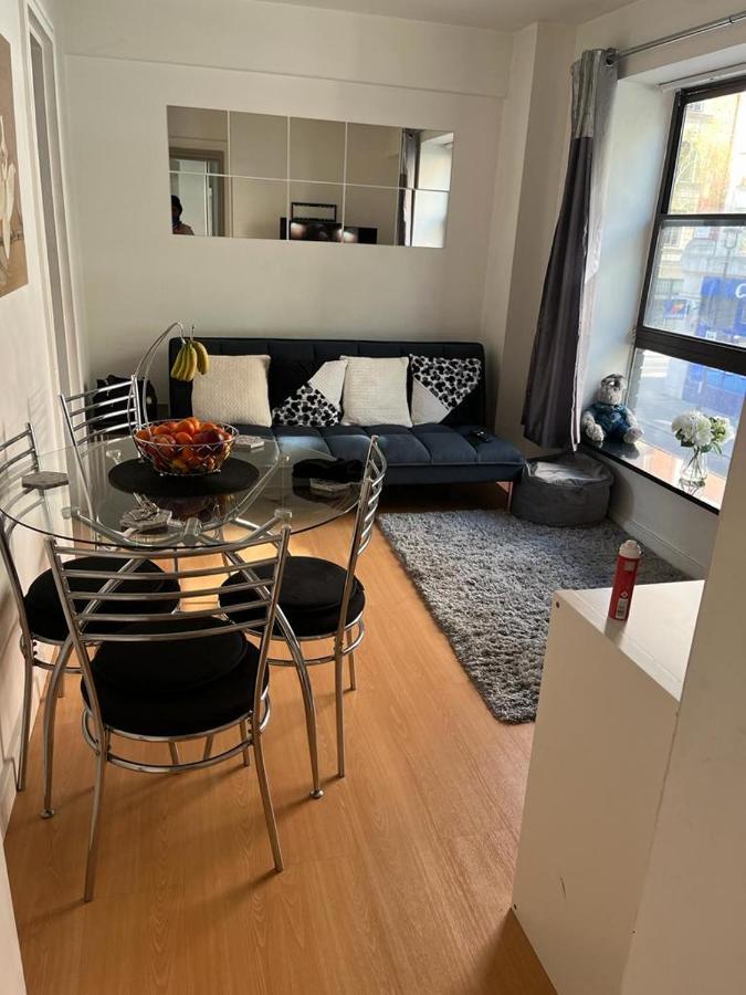 Stunning Oxford Street Furnished Leilighet *