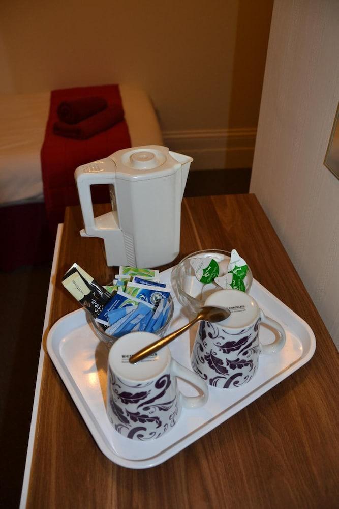 Abbey - Bed & Breakfast 2*