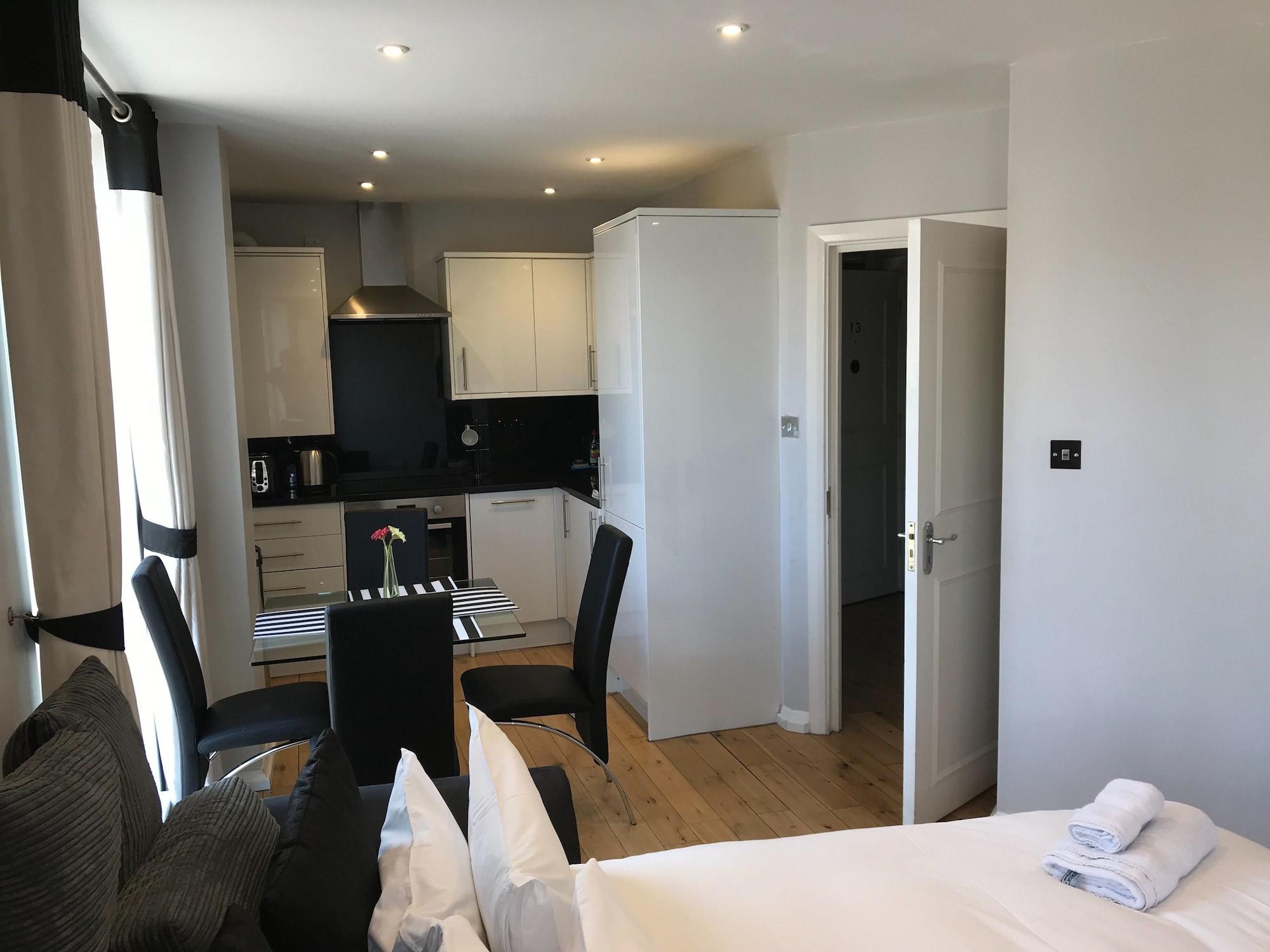 Lr - Battersea Park Apartment London