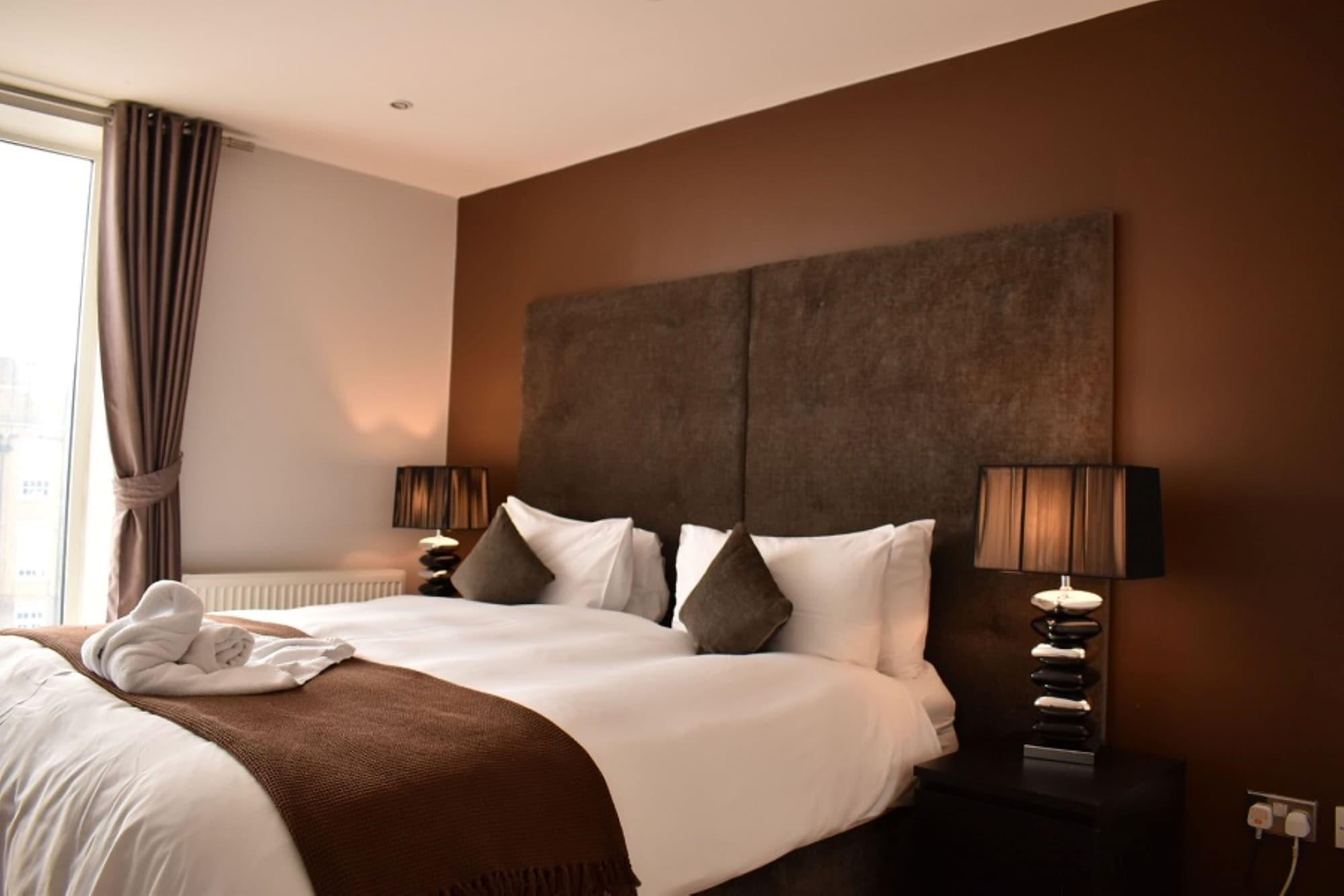 Lr - Battersea Park Apartment London