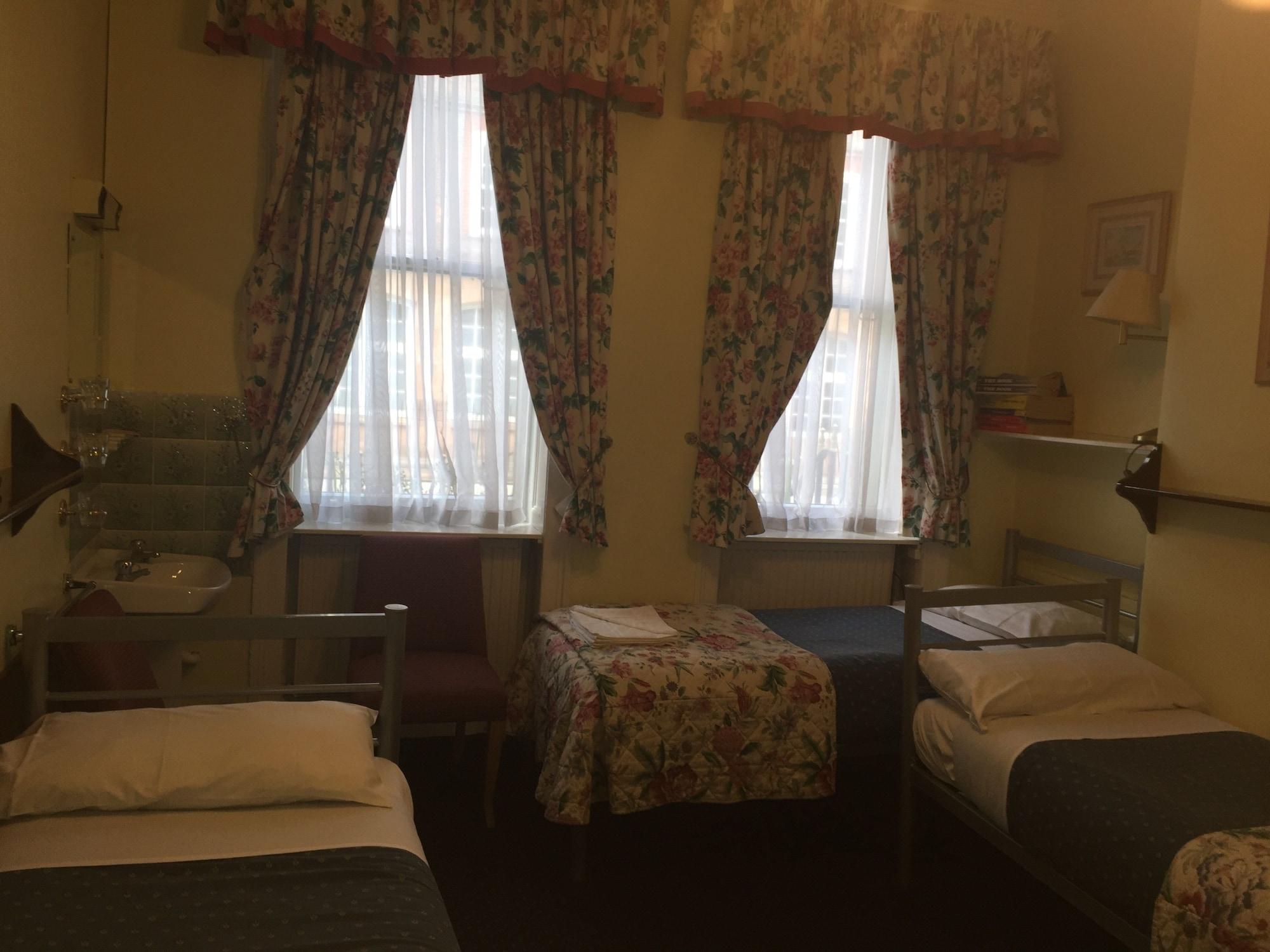 Bed & Breakfast Albany 2*