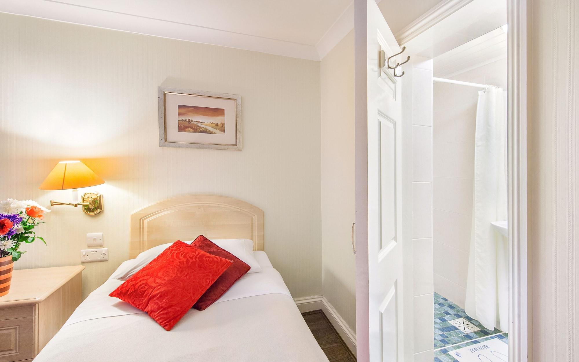 Hotel Fairway London