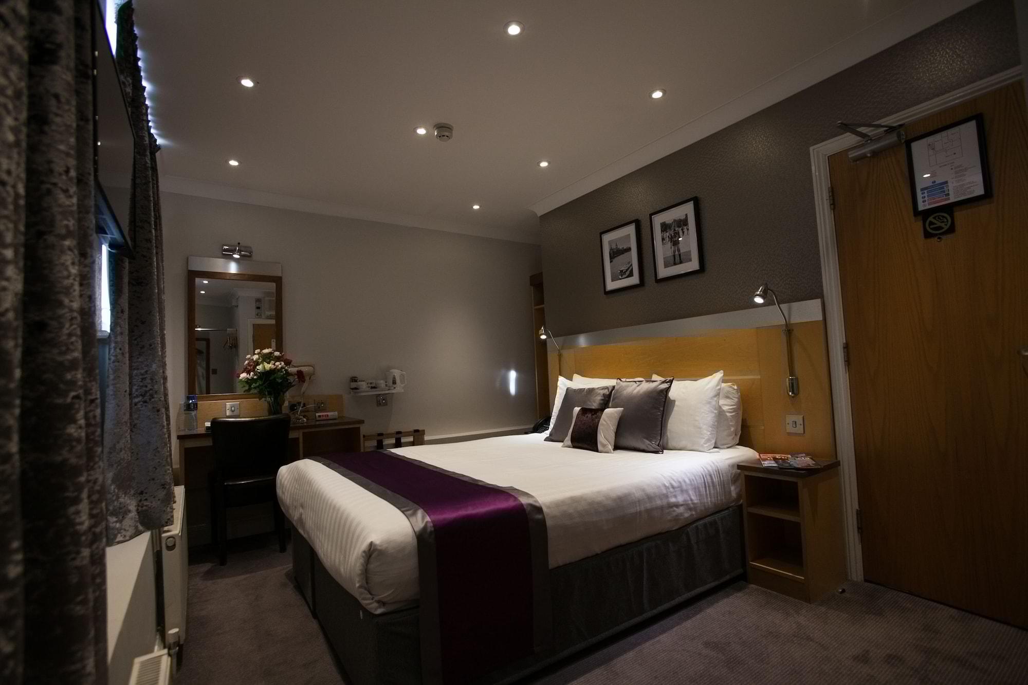 Western Victoria Palace Hotell 3*
