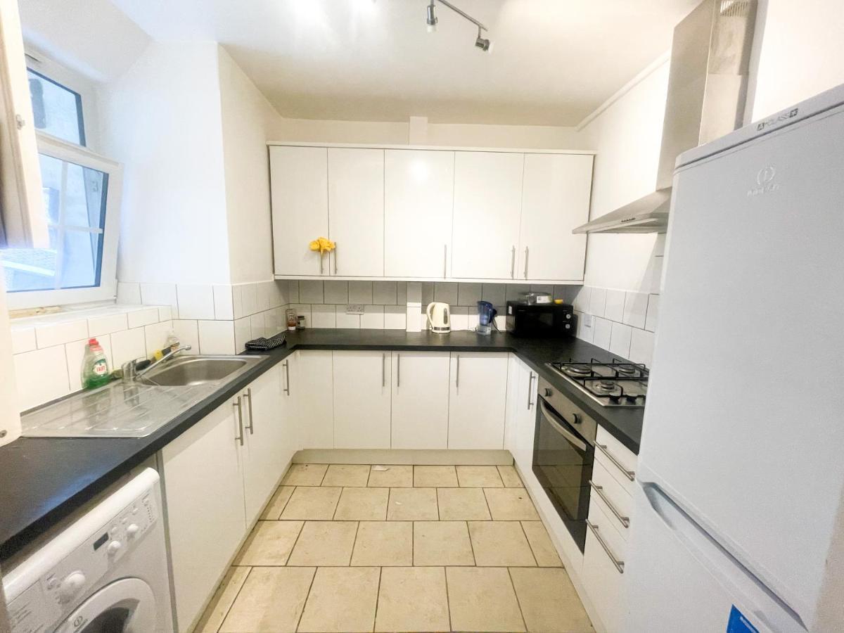 Flat 76 Felbridge House
