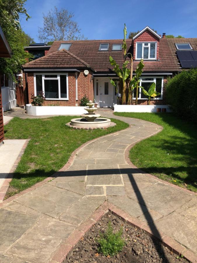 Séjour chez l'habitant Self Contained Ensuite Double Bedroom With Own Entrance Free Off Street Parking Londres